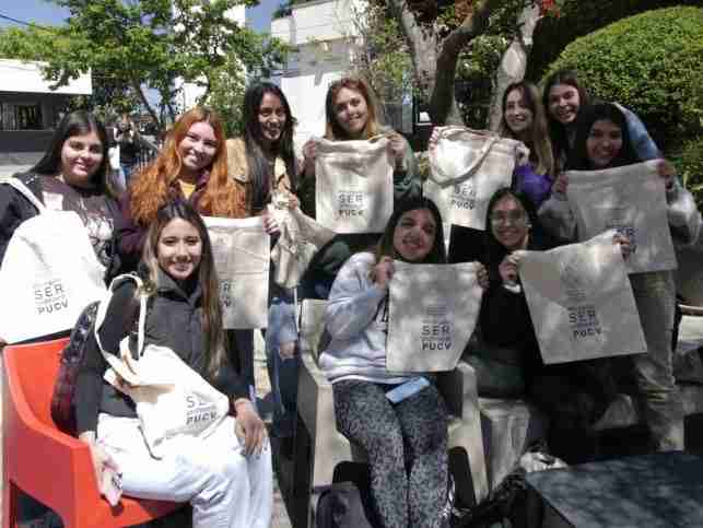 Con el anuncio de un nuevo Doctorado en Educación la PUCV celebró el Día del Profesor