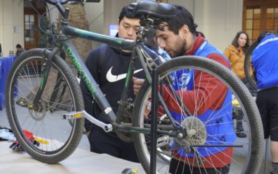 PUCV impulsa la movilidad sostenible con nueva jornada de Maker_Repair: Repara tu bici