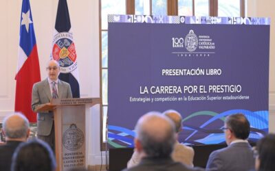 Universidad presentó primera edición en español del libro “La carrera por el prestigio”