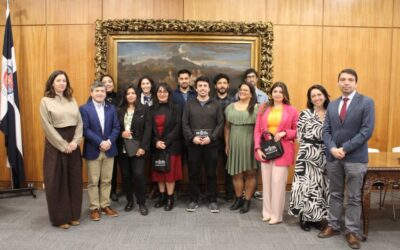 Fortalecen desarrollo profesional del personal de apoyo a la academia con becas de formación continua